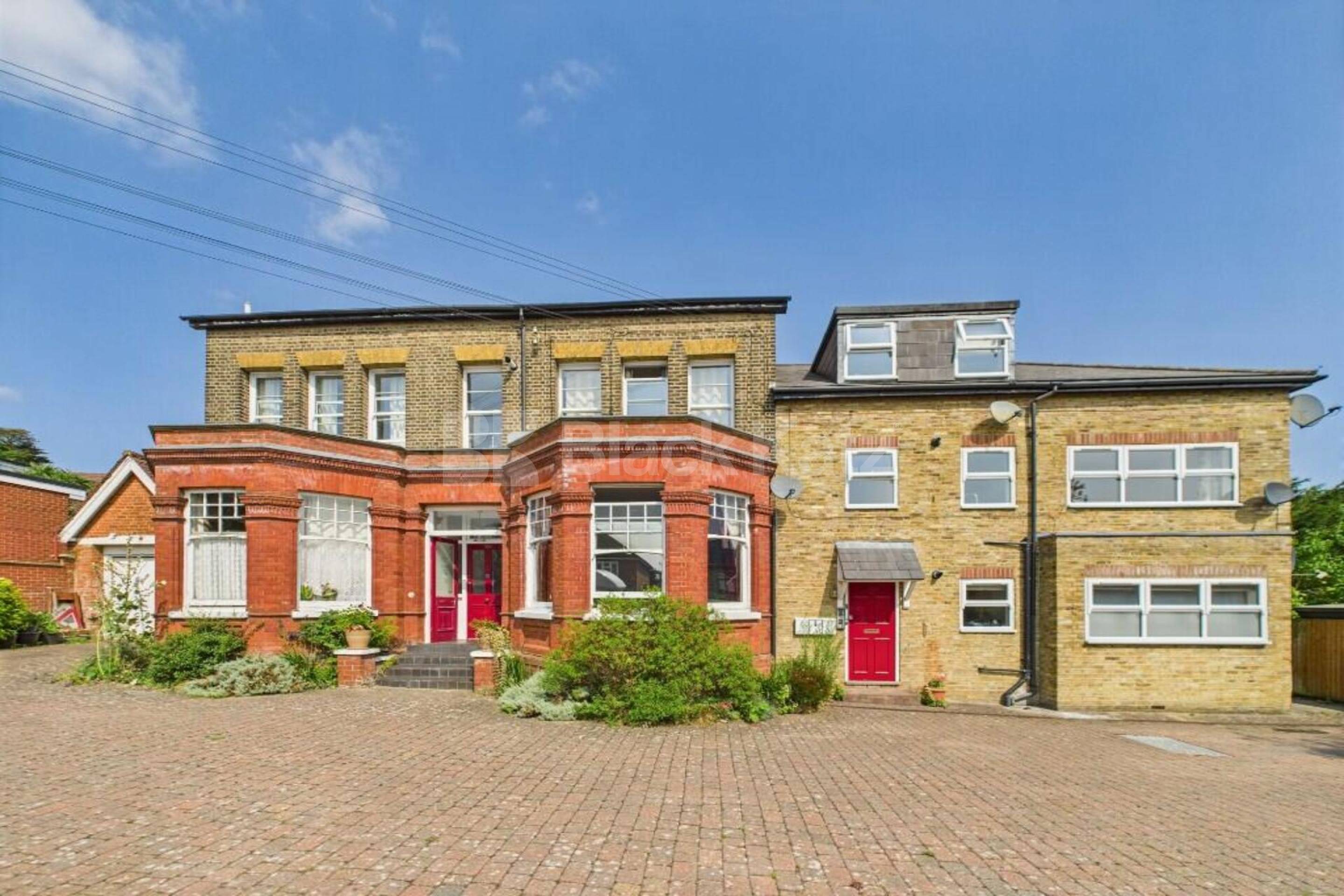 Two Bedroom First Floor Flat in Character Conversion, New Barnet Bulwer Road, New Barnet EN5